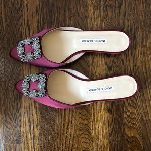 Manolo Blahnik- Satin Hangisi Flat- NWOT